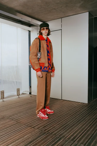Look 28